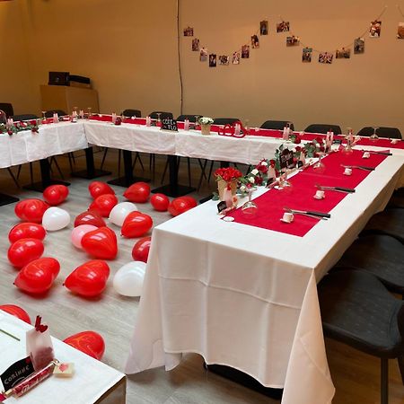 Hotel Le Grand Cerf Carignan Zewnętrze zdjęcie