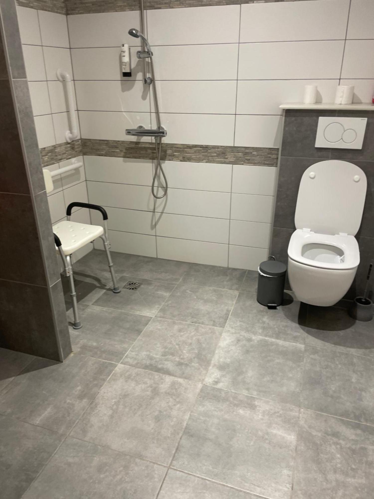 Hotel Le Grand Cerf Carignan Zewnętrze zdjęcie