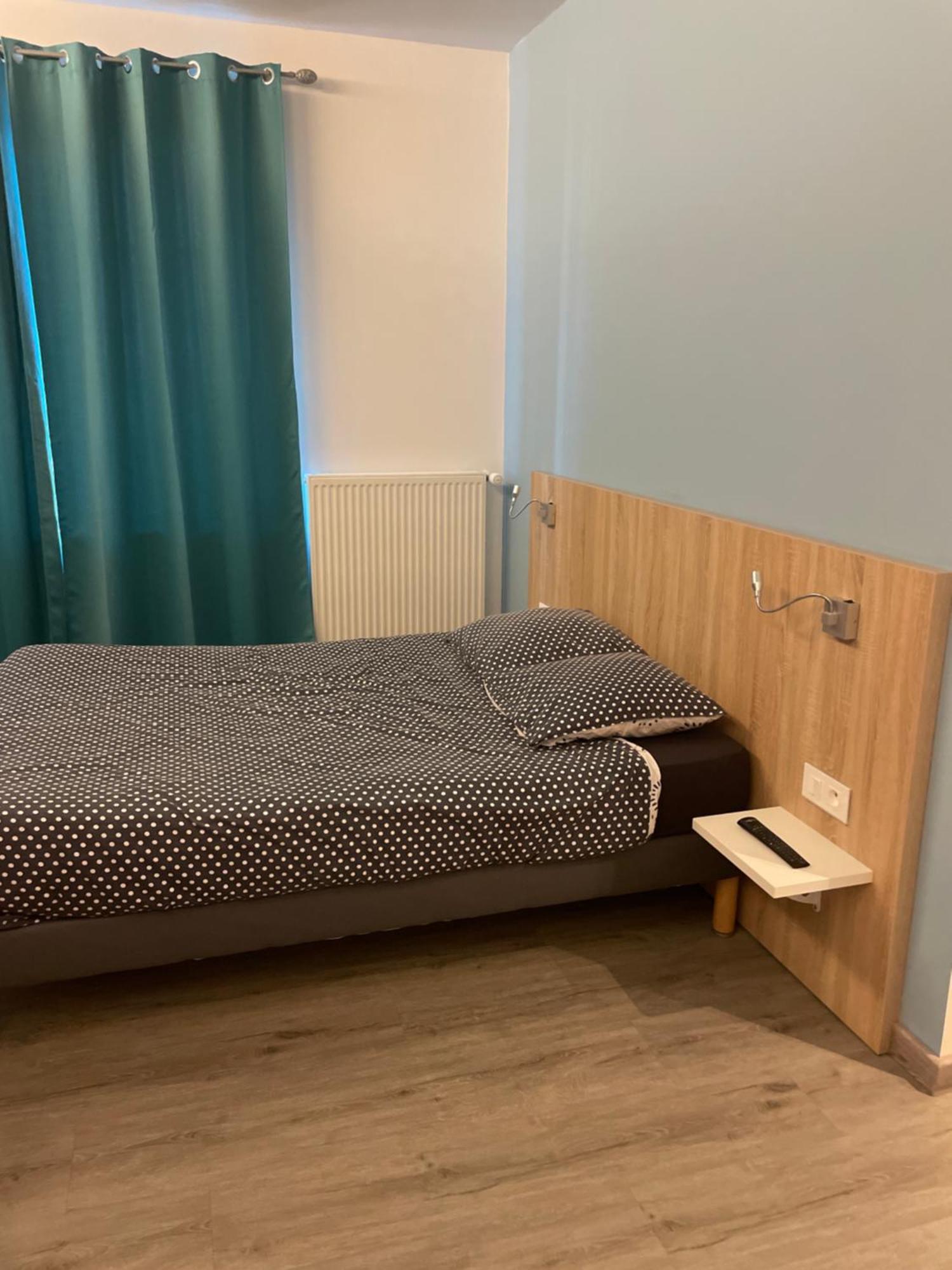 Hotel Le Grand Cerf Carignan Zewnętrze zdjęcie